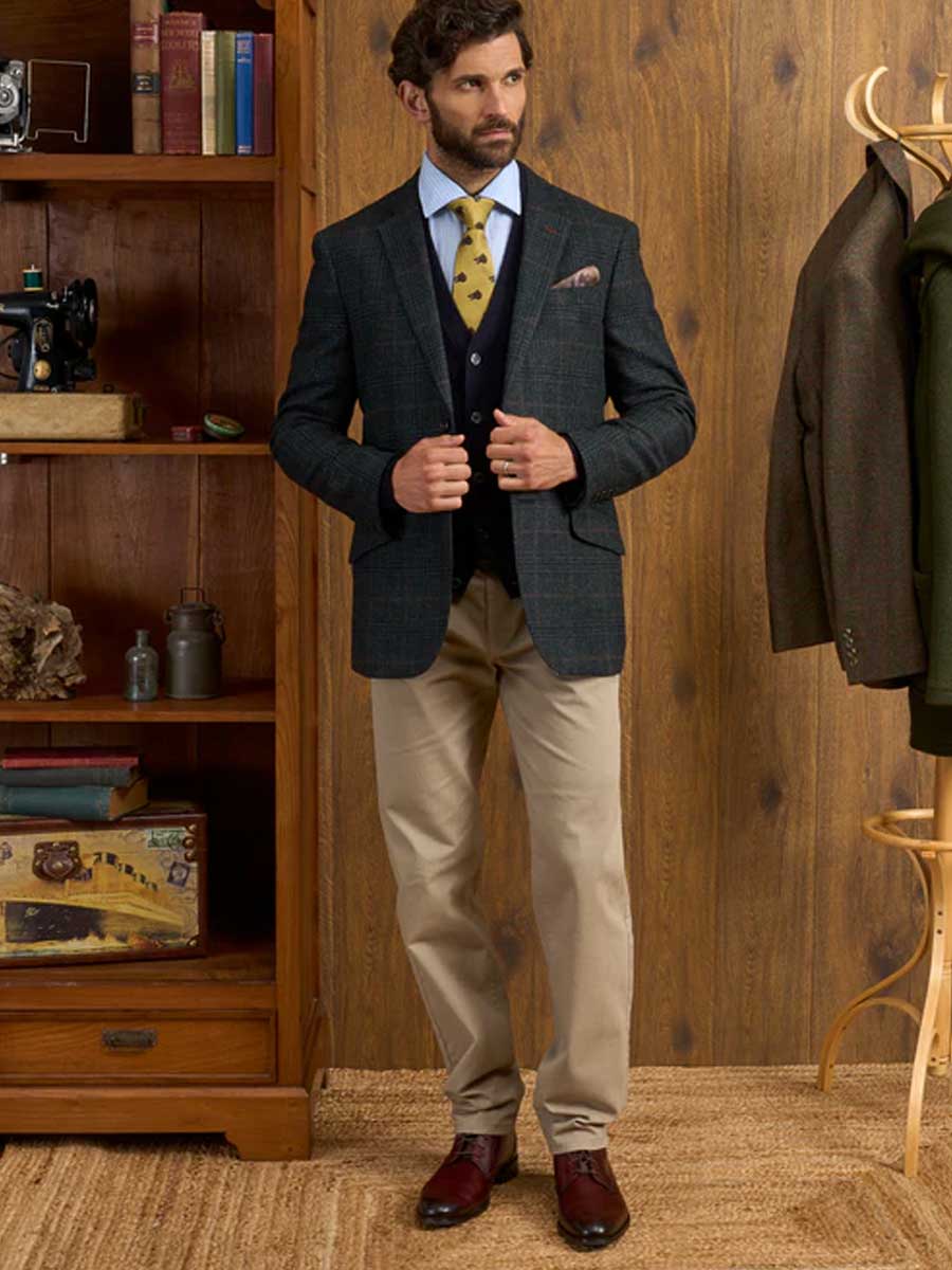 ALAN PAINE Cornwall Lambswool V-Neck Classic Fit Cardigan - Mens - Navy