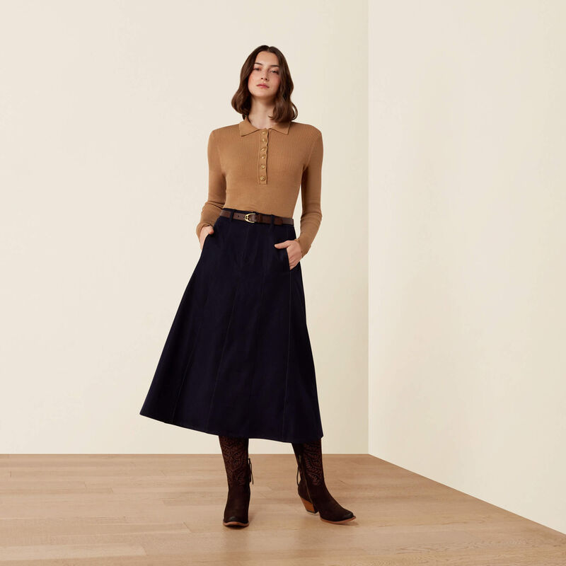 Ariat Winsthorpe Sweater in Tiger's Eye, full outfit view