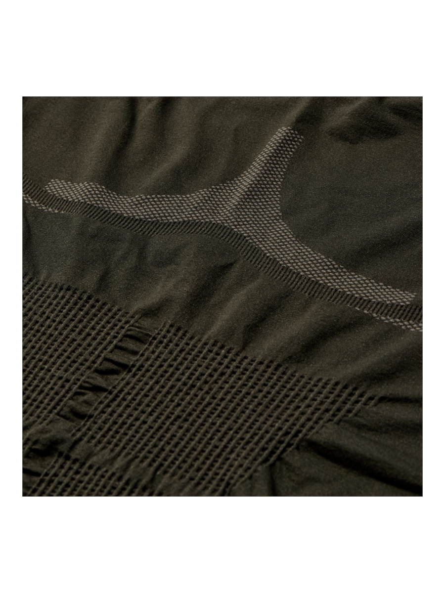 deerhunter performance undershirt timber 03 flat lay detail d p d 7716 393 7714 900x1200