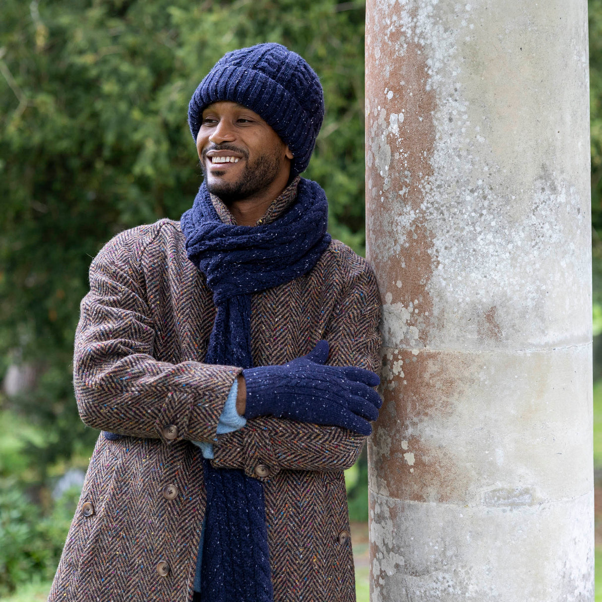 DENTS Lacock Men’s Touchscreen Cable Knit Gloves with Marl Yarn – Navy