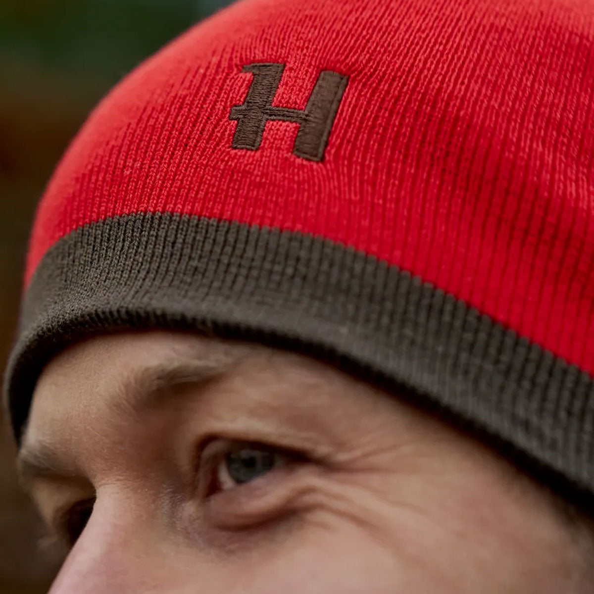 HARKILA Aspire Reversible Beanie - Shadow Brown / Red