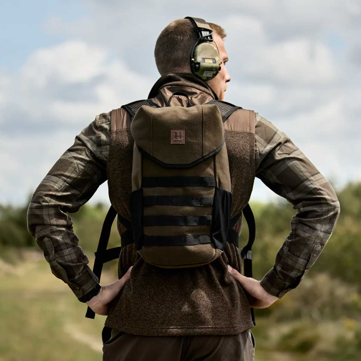 HARKILA Forest Hunter 12 litre backpack in Hunting Green - worn back view