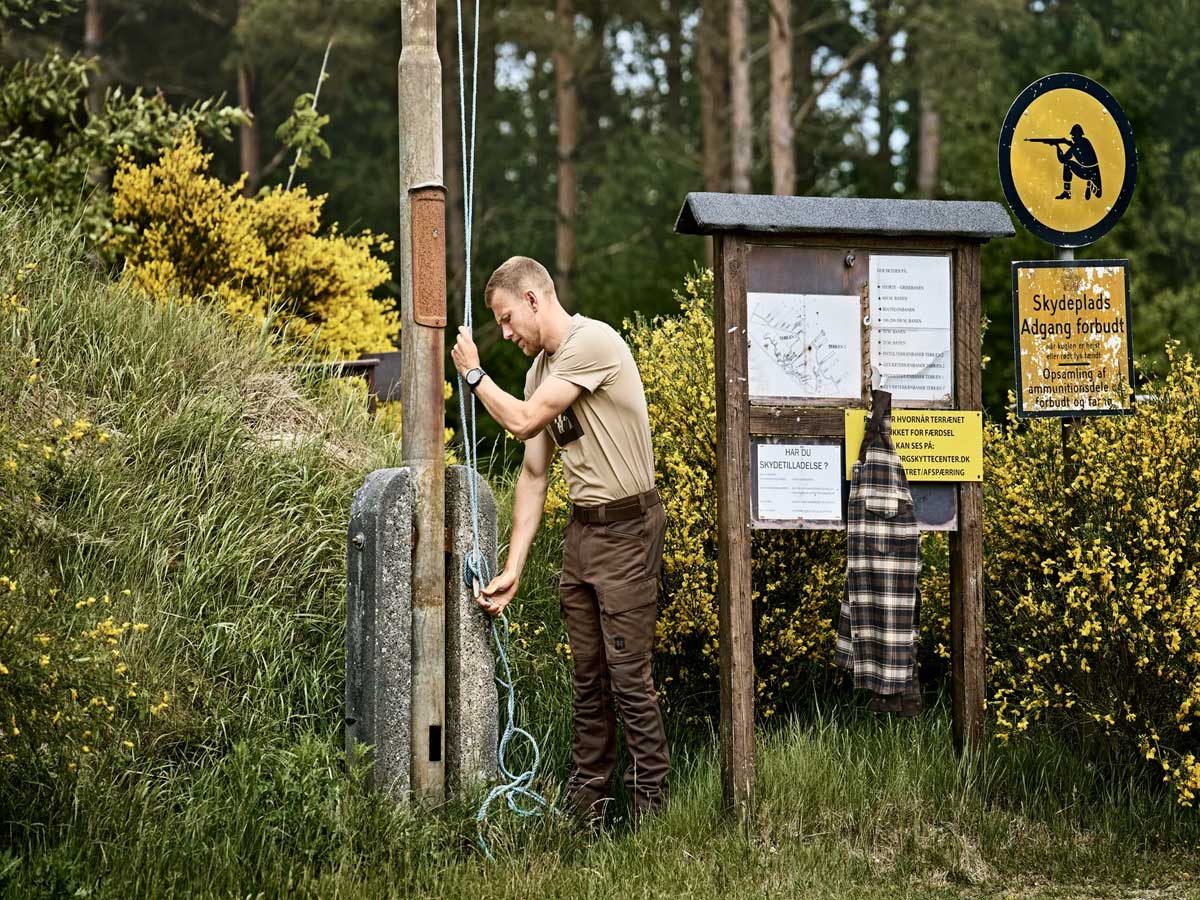 HARKILA Scandinavian Trousers - Mens - Dark Earth / Slate Brown