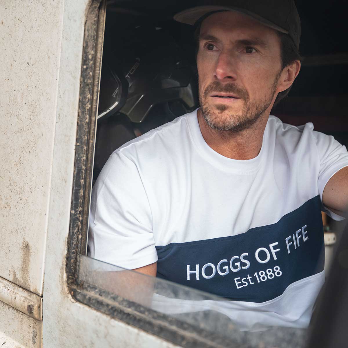 HOGGS OF FIFE Dalbeattie Colour Block T-Shirt - Men's - Navy & White