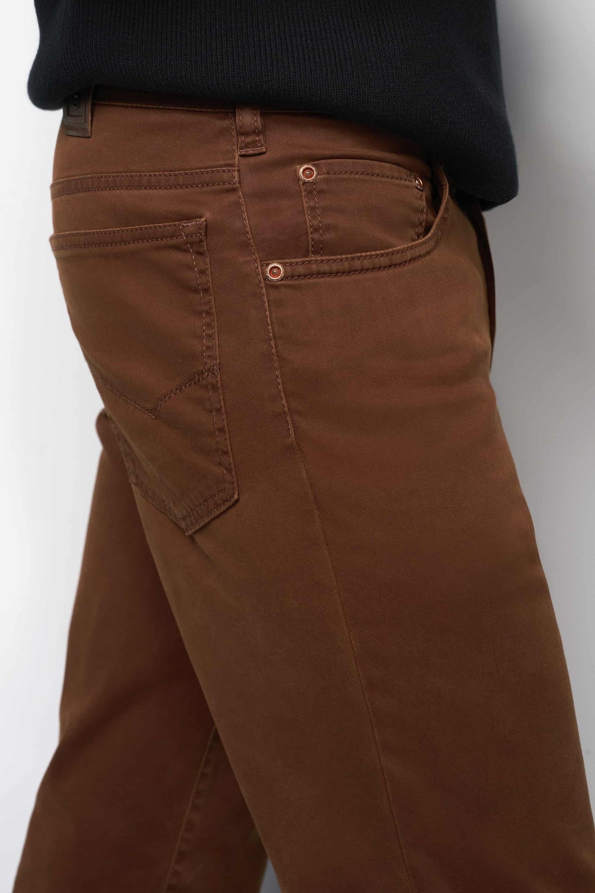 MEYER M5 Jeans – 6106 High Performance Satin Cotton Chinos – Rust