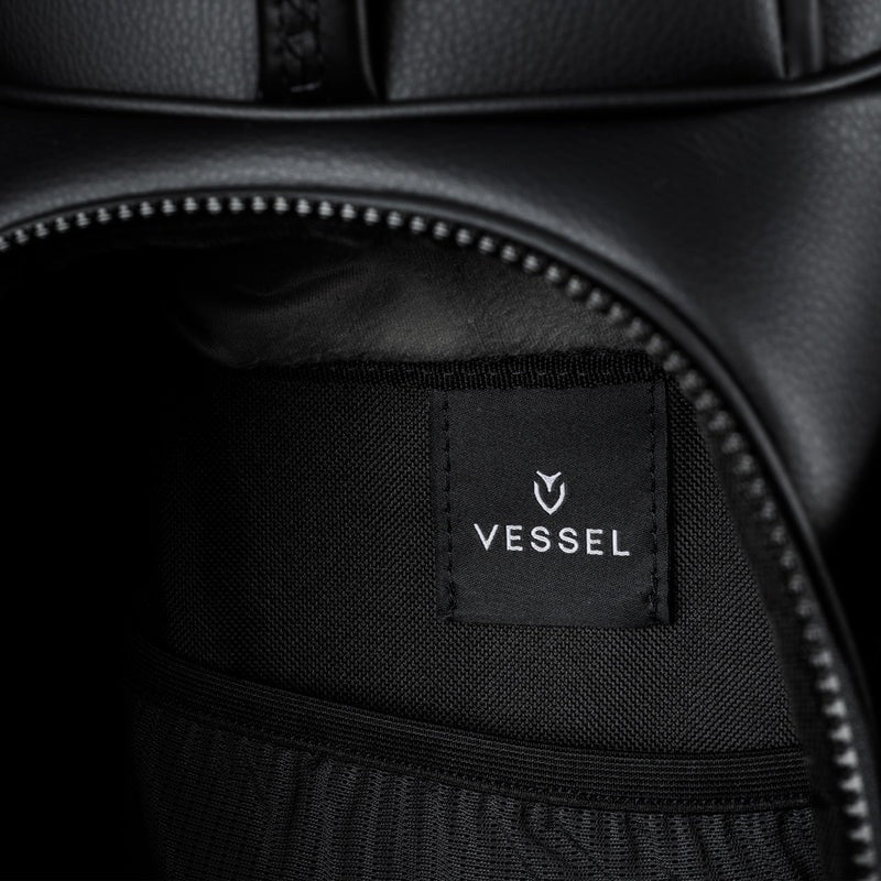 VESSEL Lux Pro Cart II Golf Bag - Pebbled Black Discreet Air Tag