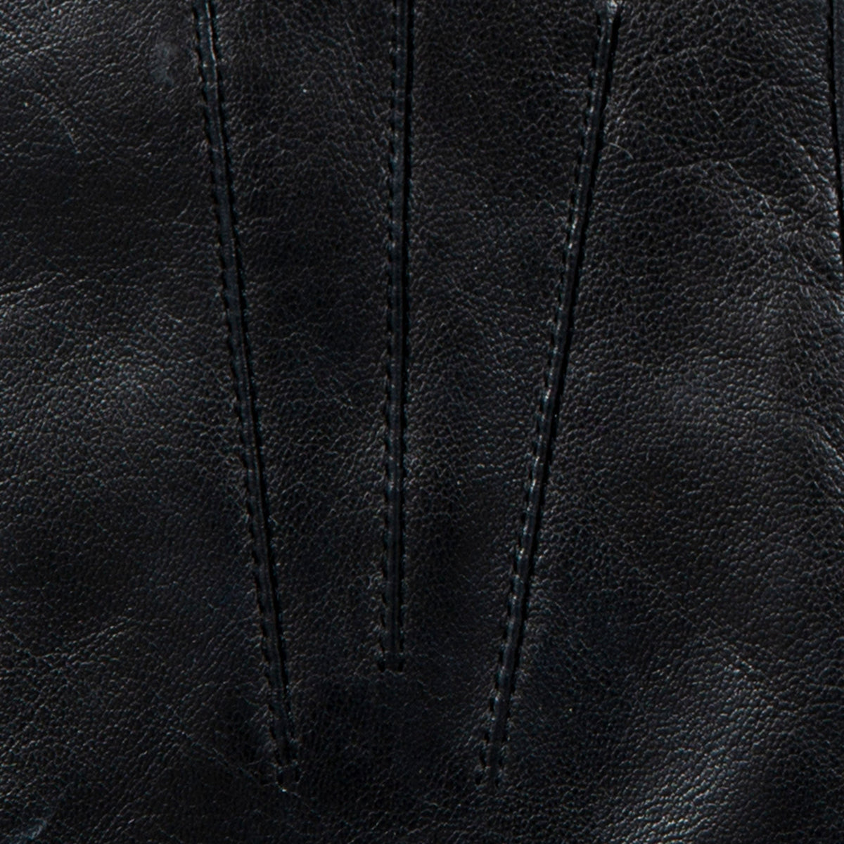 DENTS Isabelle women’s cashmere-lined leather gloves in black – stitching detail