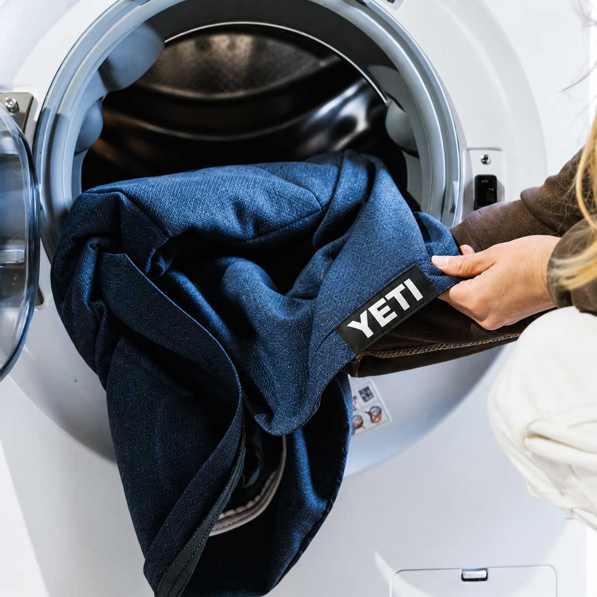 YETI Boomer Dog Bed - Navy
