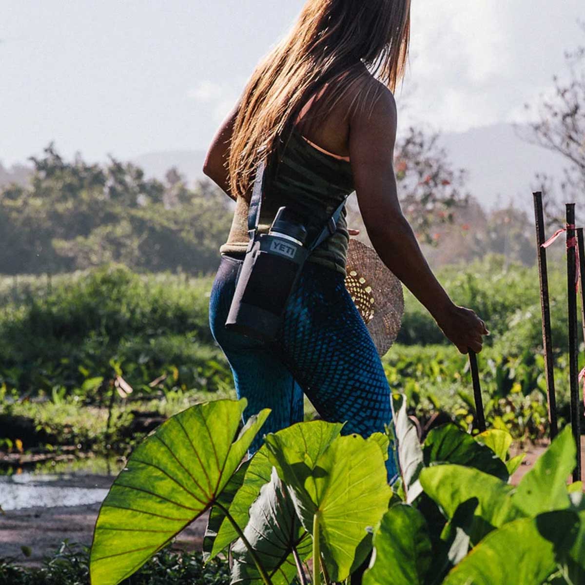 YETI Bottle Sling Small - Holds 18 oz Rambler Bottles - Black