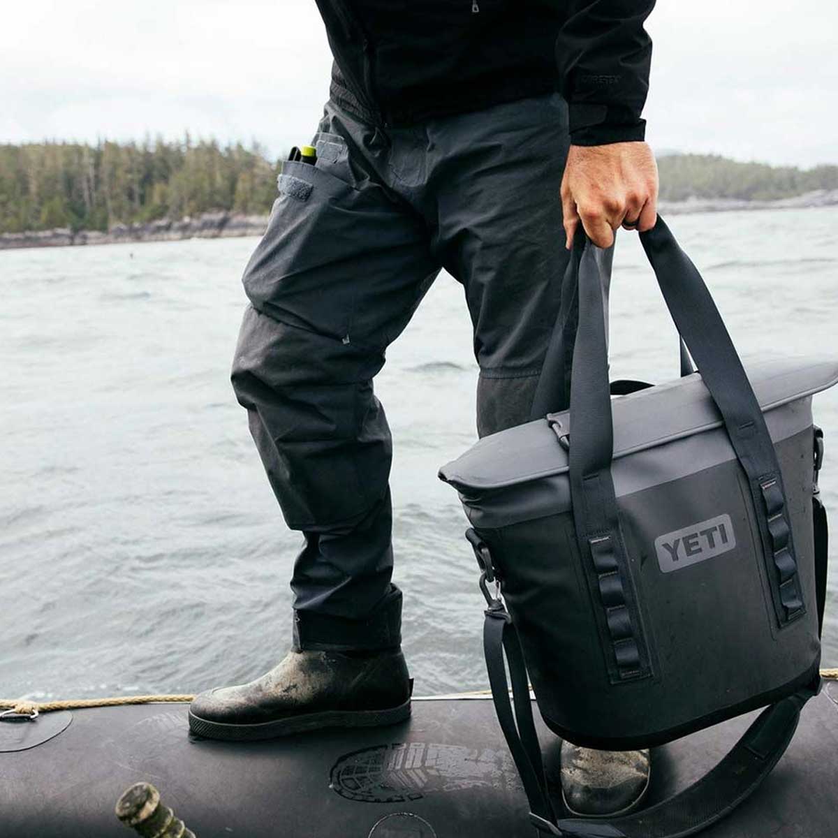 YETI Hopper M15 Soft Cooler Bag - Charcoal