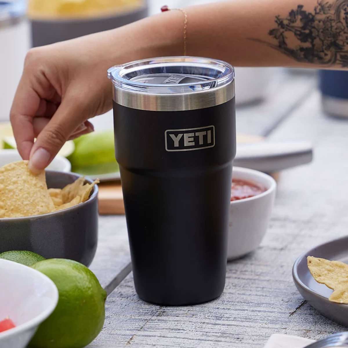 YETI Rambler 20 OZ (591ml) Stackable Cup With Magslider Lid - Black