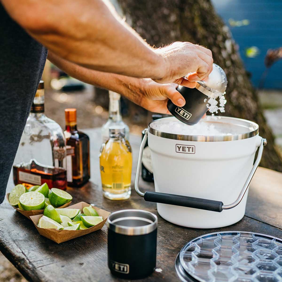 YETI Rambler 7.6L Beverage Bucket With Lid - White