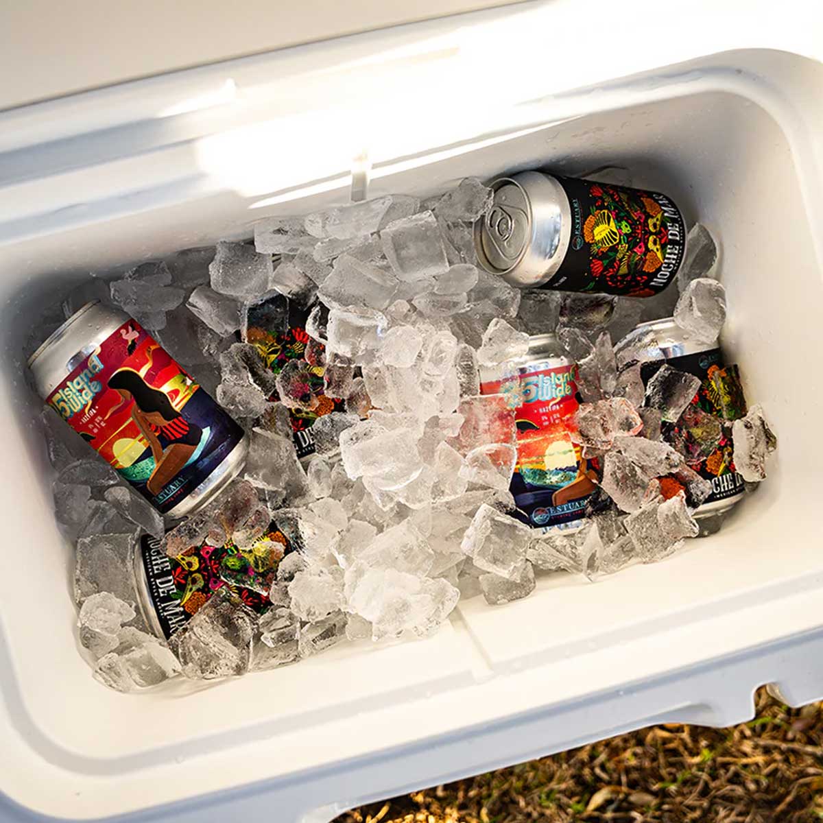 YETI Roadie 32 Wheeled Cooler Box - White