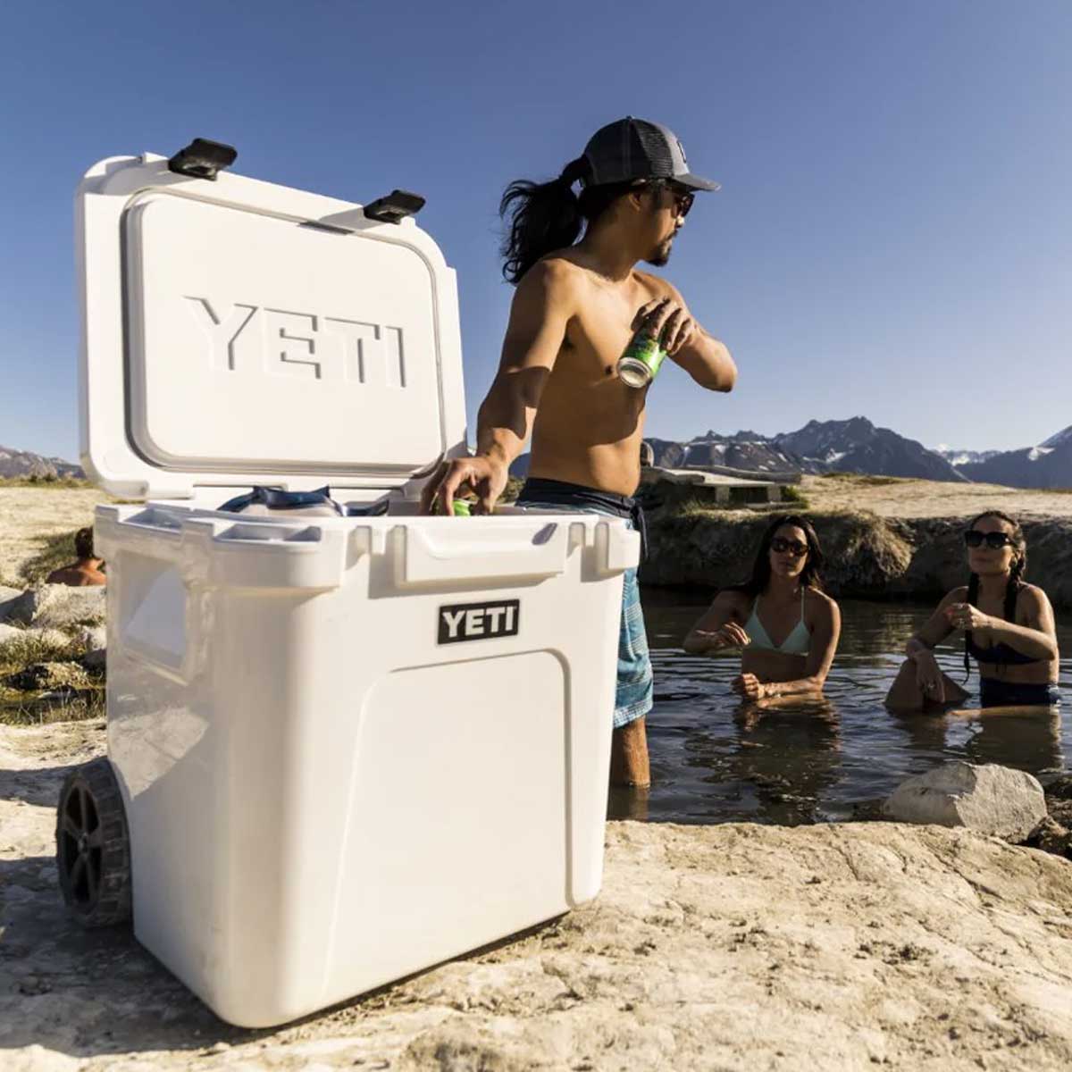 YETI Roadie 48 Wheeled Cooler Box - White