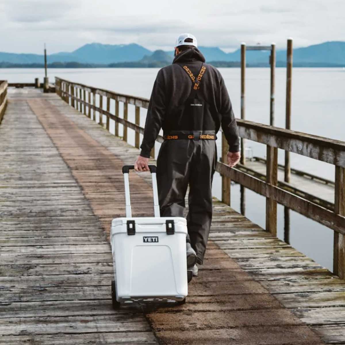 YETI Roadie 48 Wheeled Cooler Box - White