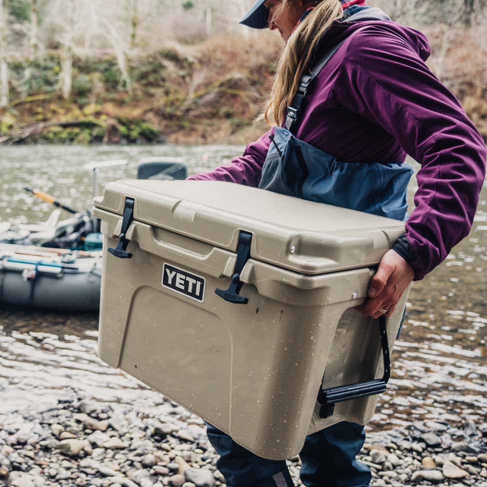 YETI Tundra 35 Heavy Duty Cooler Box - Tan