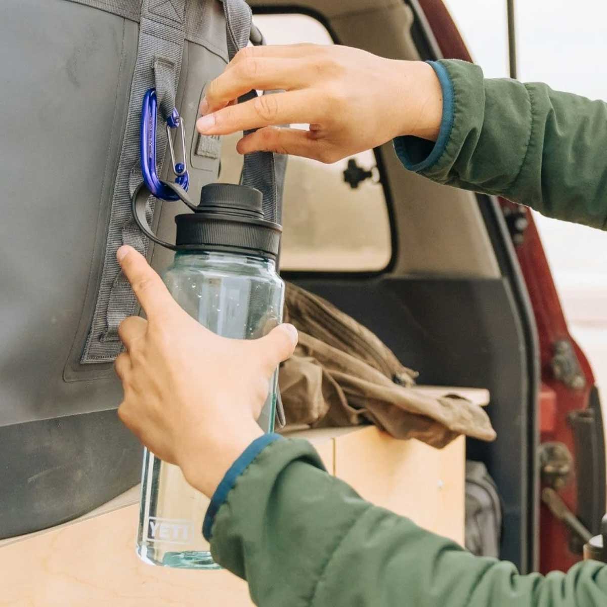 YETI Yonder 25 OZ (750ml) Water Bottle with Tether Cap - Seafoam