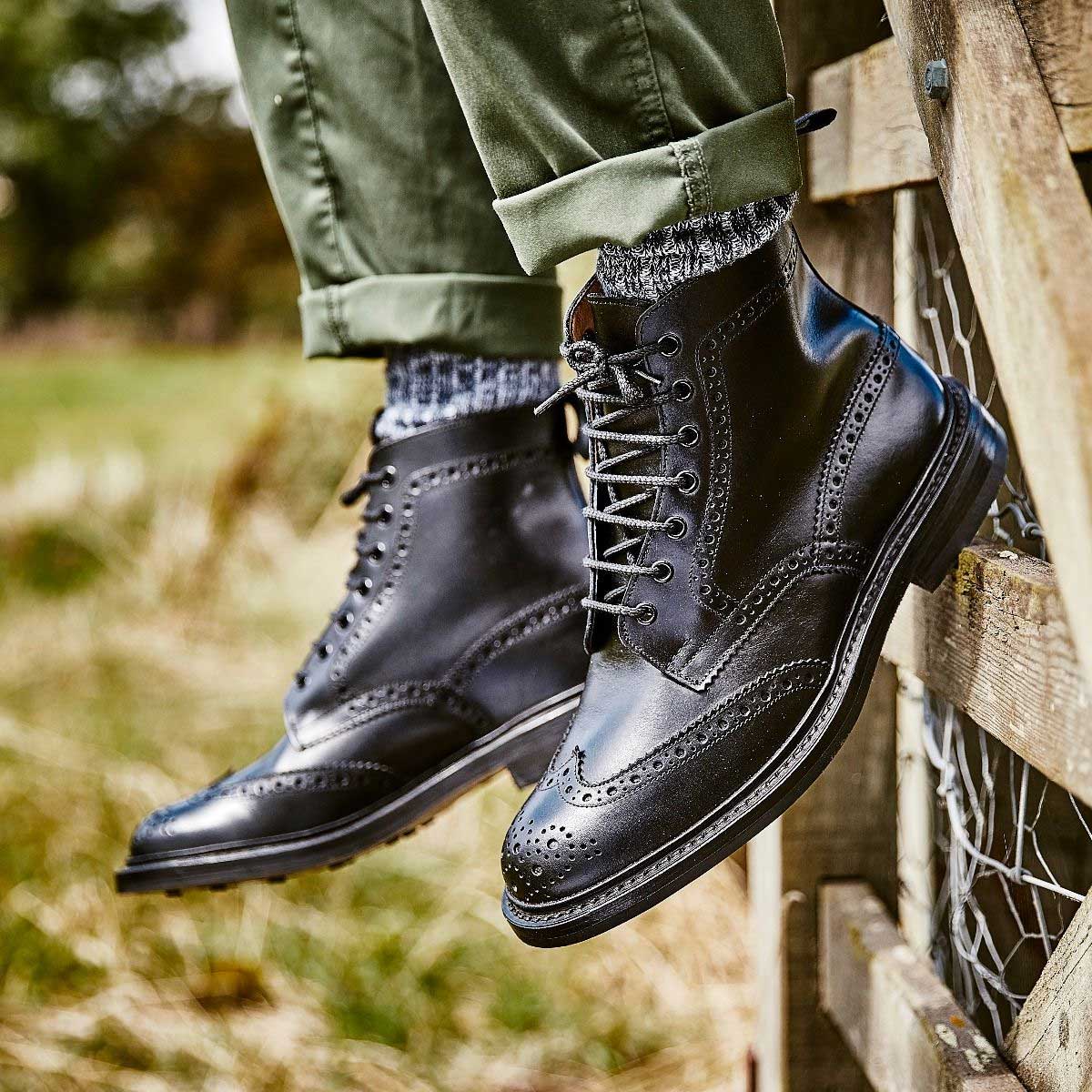 TRICKER'S Boots - Mens Stow Dainite or Leather Sole - Black Calf