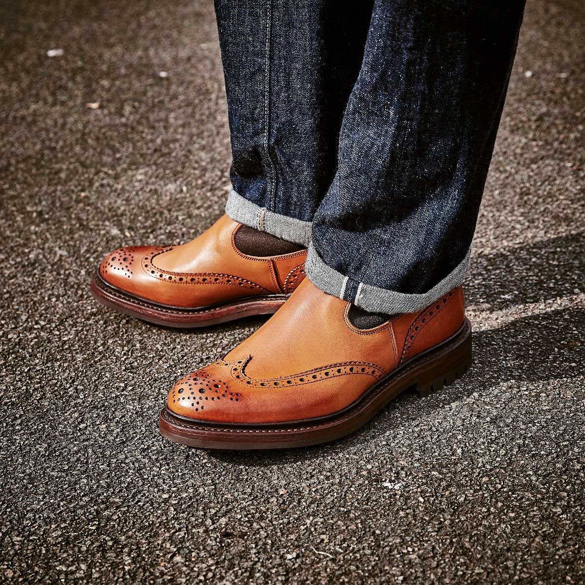 TRICKER'S Henry Boots - Mens Commando Sole - 1001 Burnished Tan Tricker's