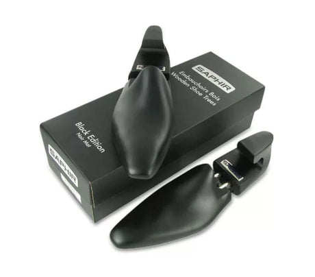 Saphir Limited Edition Black Pointed Shoe Trees – official product image