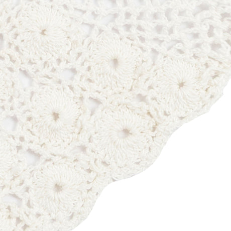 Women's cotton crochet gloves in ecru - close up on the edge of the cuff