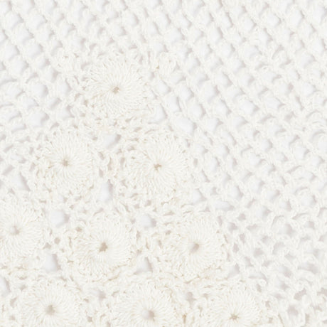 Women's cotton crochet gloves in ecru - close up of the design