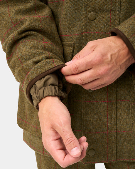 Alan Paine Combrook Mens Shooting Field Coat - Sage – cuff detail view.