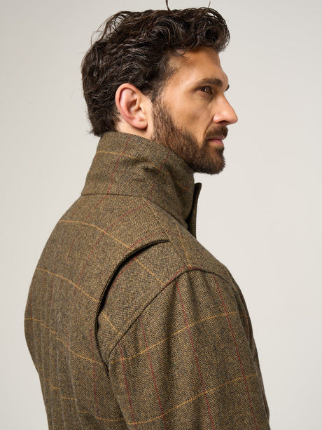 ALAN PAINE Combrook Mens Shooting Field Coat - Teak – collar detail.