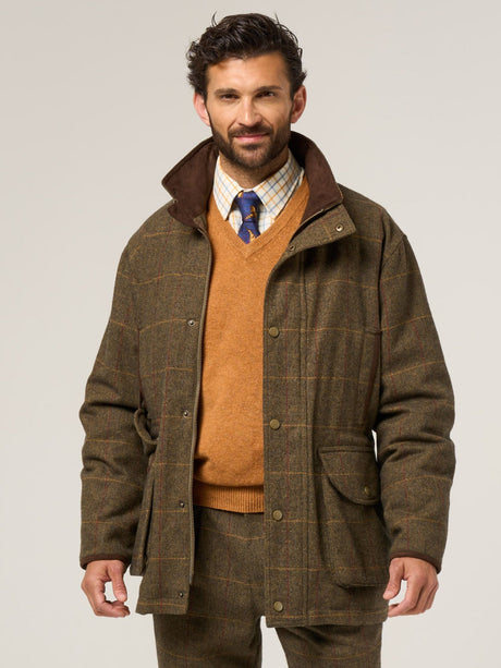 ALAN PAINE Combrook Mens Shooting Field Coat - Teak – front on model.