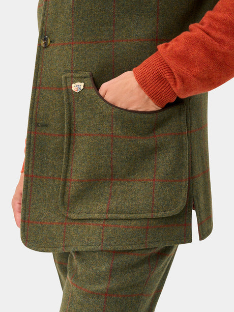 ALAN PAINE Combrook Mens Shooting Waistcoat - Reed – pocket detail.