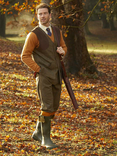 ALAN PAINE Combrook Mens Shooting Waistcoat - Teak – autumn field lifestyle.