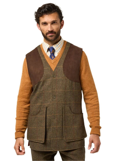 ALAN PAINE Combrook Mens Shooting Waistcoat - Teak – front on model.