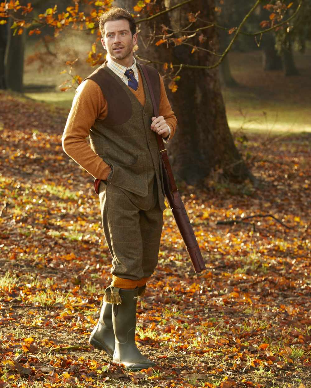 ALAN PAINE Combrook Mens Shooting Waistcoat - Teak