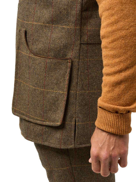 ALAN PAINE Combrook Mens Shooting Waistcoat - Teak – pocket detail.