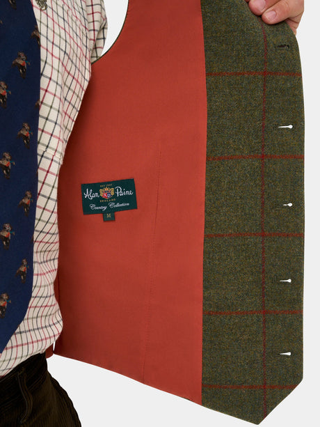 ALAN PAINE Combrook Mens Tweed Lined-Back Waistcoat - Reed – inside pocket detail.