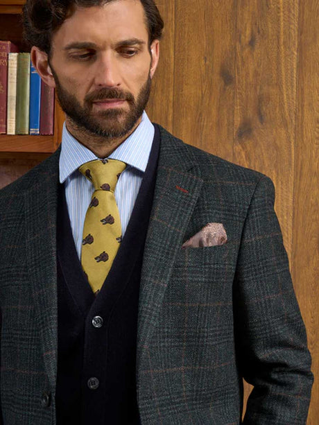 ALAN PAINE Cornwall Lambswool V-Neck Classic Fit Cardigan - Mens - Bordeaux