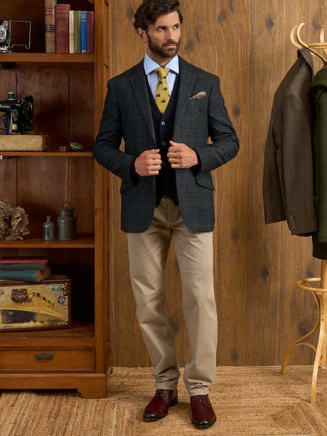 ALAN PAINE Cornwall Lambswool V-Neck Classic Fit Cardigan - Mens - Navy