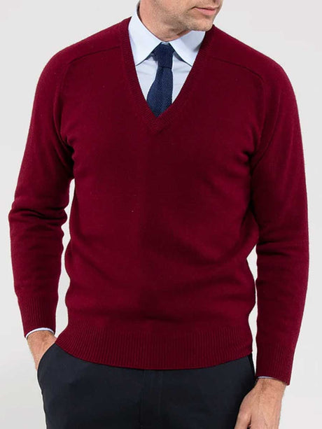 ALAN PAINE Hampshire V Neck Lambswool Classic Fit Jumper - Mens - Bordeaux