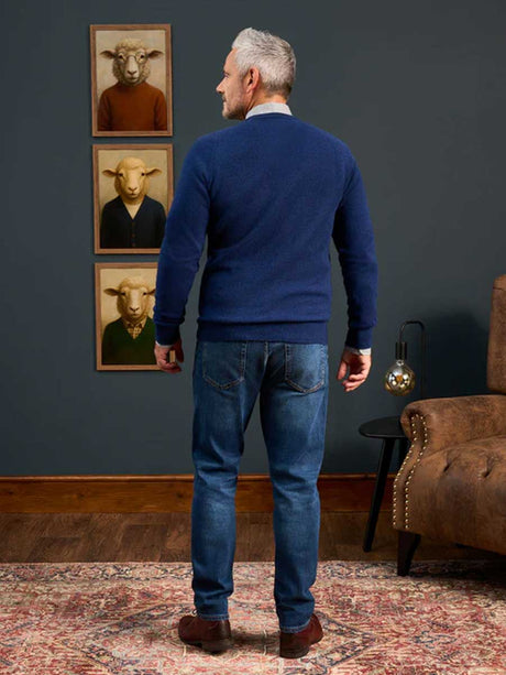 ALAN PAINE Hampshire V Neck Lambswool Classic Fit Jumper - Mens - Indigo