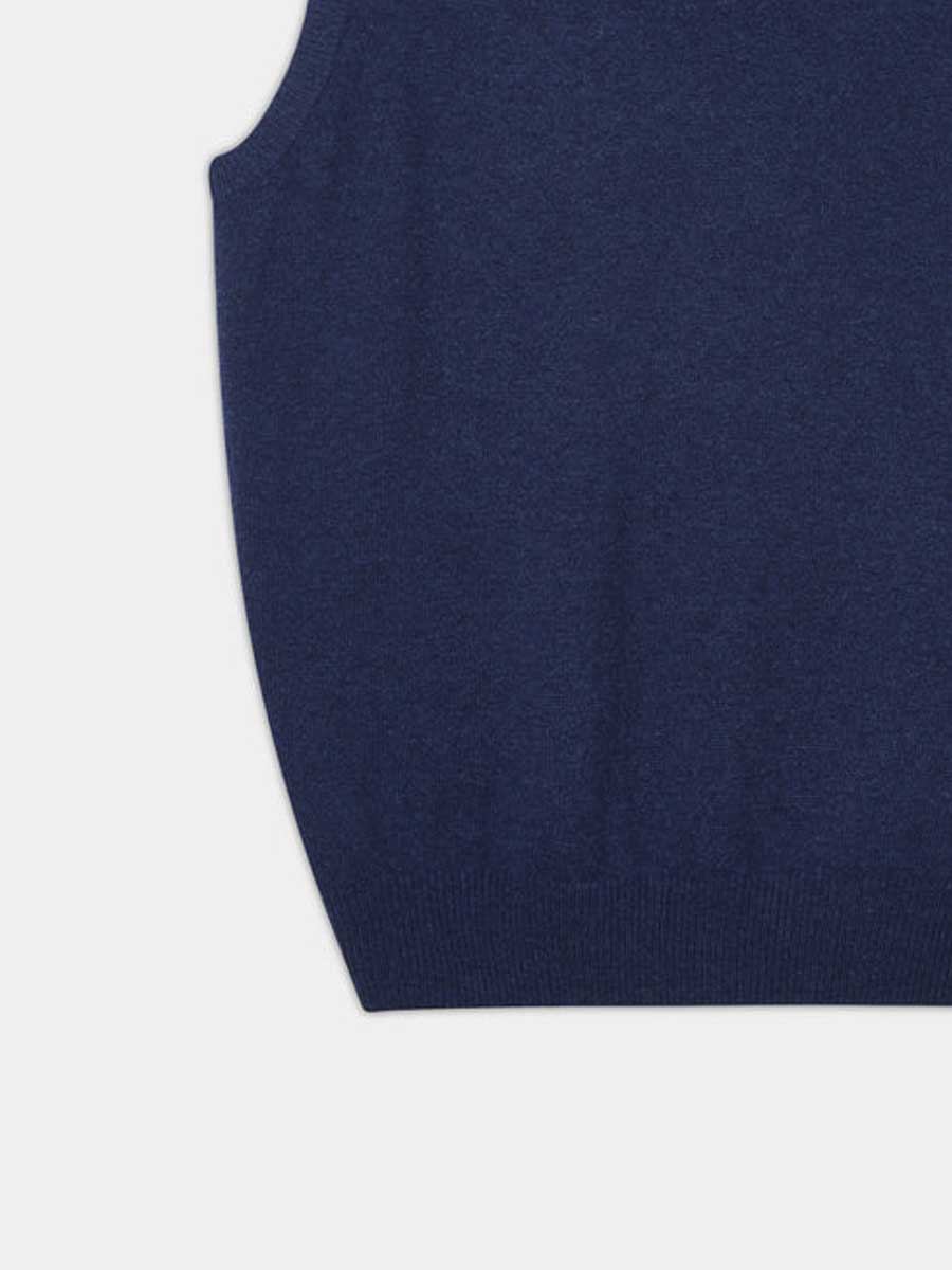 ALAN PAINE Norfolk Lambswool V-Neck Classic Fit Slipover - Mens - Indigo