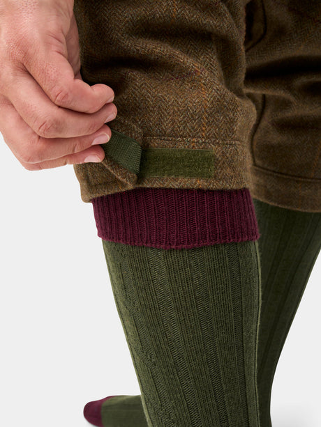 ALAN PAINE Rutland Mens Tweed Shooting Breeks - Birch – hem adjuster detail.