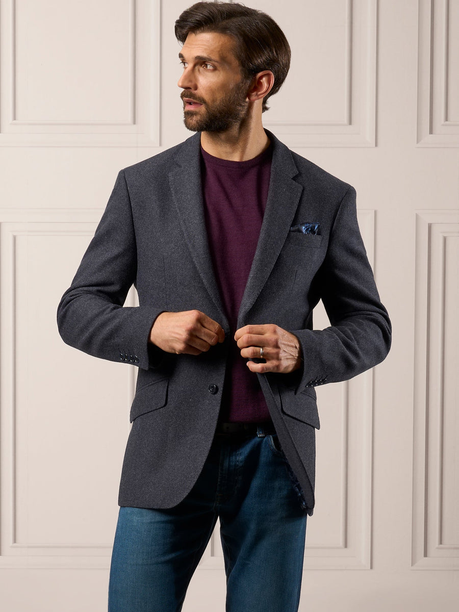 ALAN PAINE Surrey Mens Tweed Blazer - Blue – front on model.