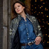 Ariat Farriday Shirt in Stella, lifestyle view