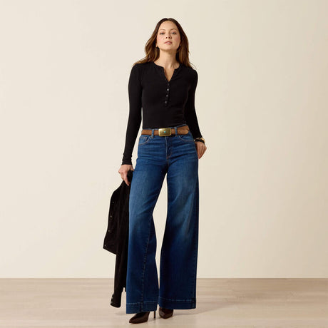 Ariat High Rise Revel Vilma Ultrastretch Wide Leg Jeans in Norwalk, full outfit view