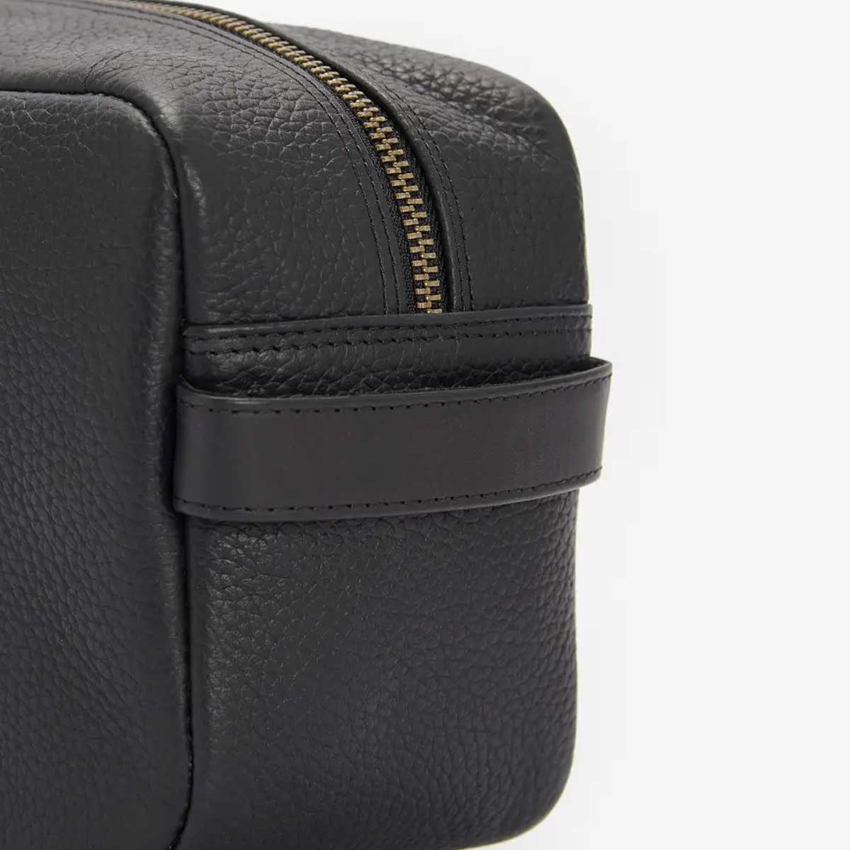 BARBOUR Highgate Leather Washbag - Black