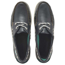 Load image into Gallery viewer, CHATHAM Crew G2 Premium Leather Boat Shoes - Men&#39;s - Navy
