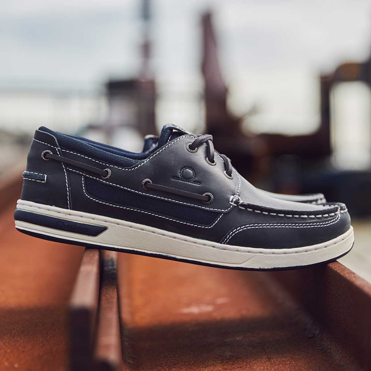 CHATHAM Mens Buton G2 Leather Boat Shoes - Navy/White