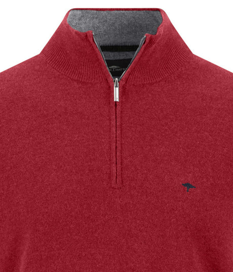 Fynch Hatton men's troyer 1/4 zip merino cashmere sweater in Brick – close-up of the quarter zip, stand collar and knitted fabric