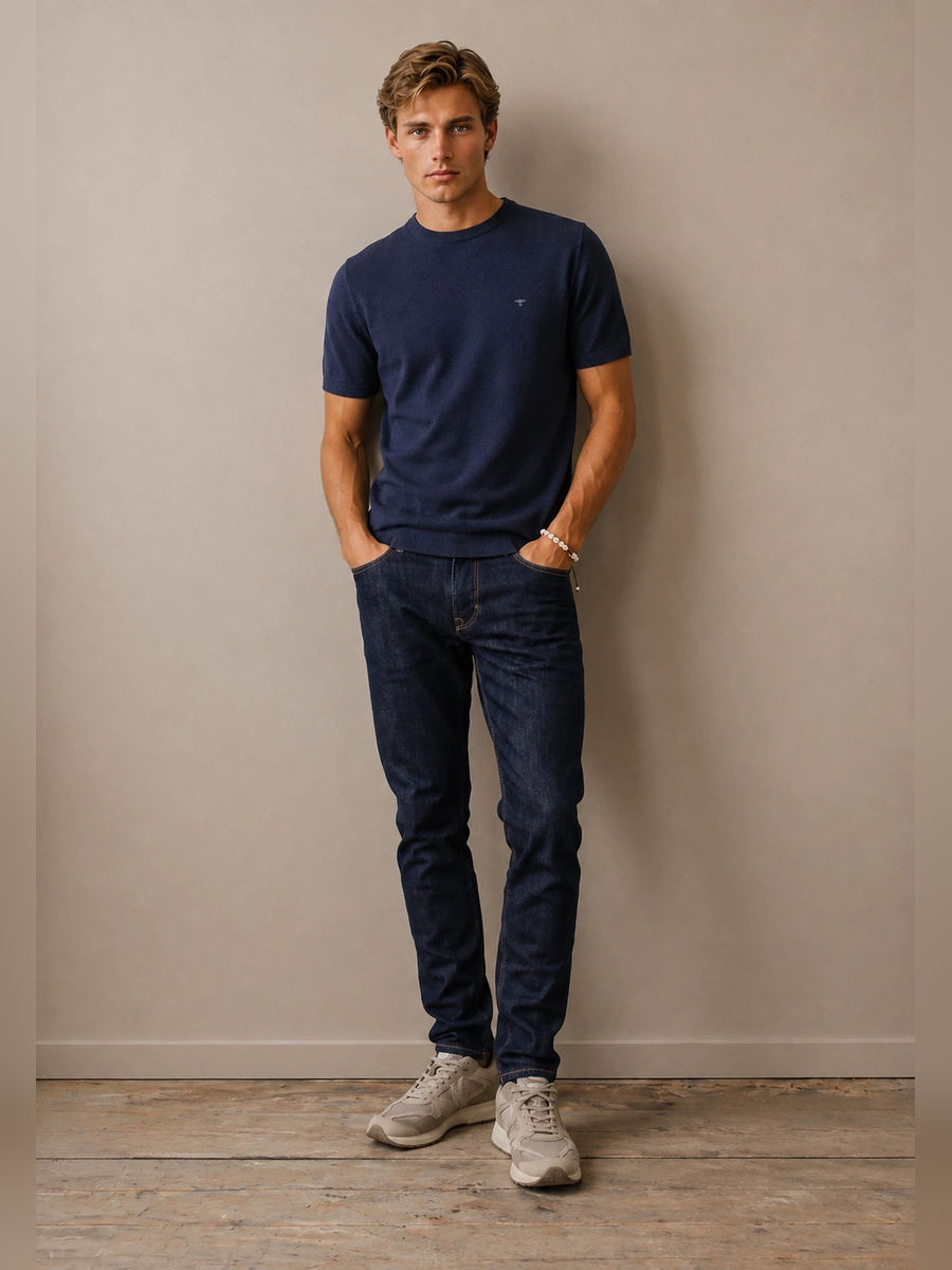 FYNCH HATTON Fine Gauge Knitted T-Shirt - Men's Merino Wool – Navy - view 4