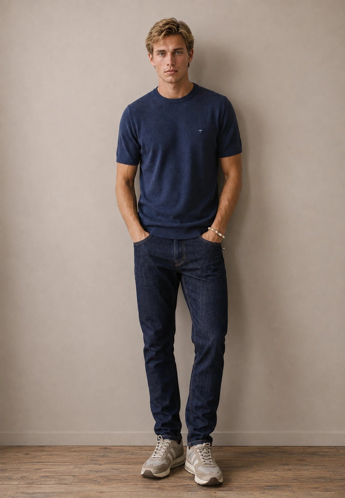 FYNCH HATTON Fine Gauge Knitted T-Shirt - Men's Merino Wool – Navy - view 3